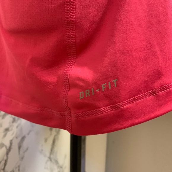 Women’s Nike workout top - Picture 4 of 6